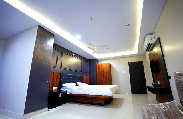 saaradhi grand