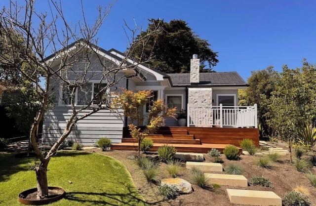 *Safe Haven* walk to beaches/shops,full renovation