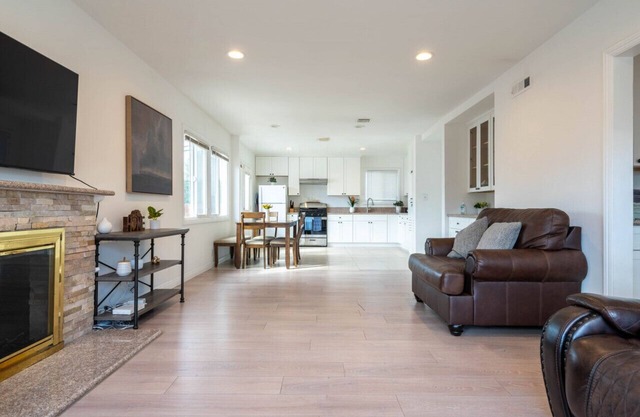 Safe Neighborhood, 4 Bedroom, Garage, & Big Back Yard.