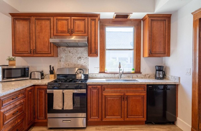 Safe Neighborhood, Family Oriented, Pet Friendly!
