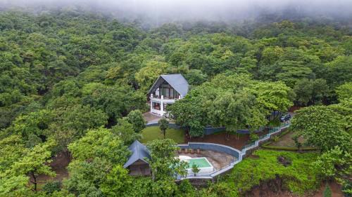SaffronStays Aranya Vilas & Raanwaara Cottage