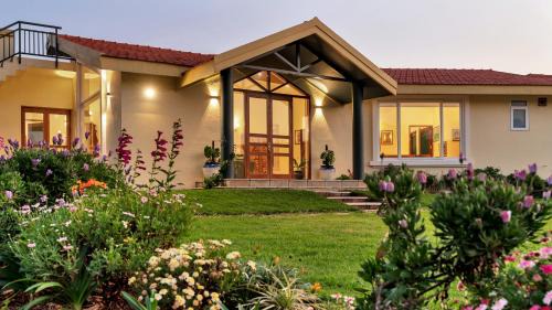 SaffronStays Coonoor Canvas