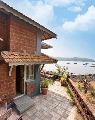 SaffronStays Crescent Bay, Palshet