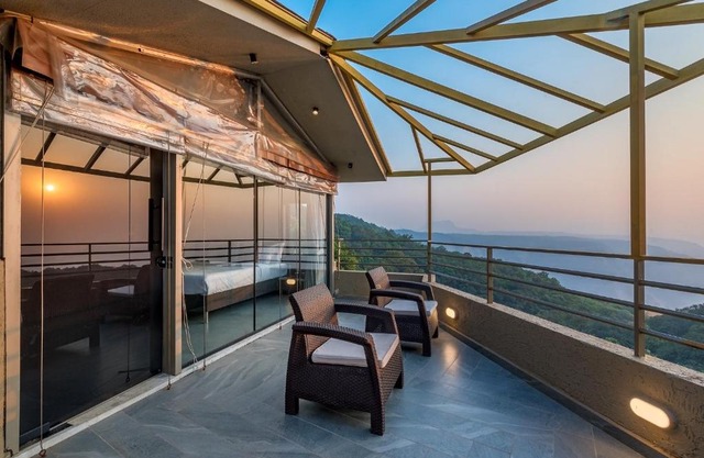SaffronStays HeavOne Trio, Lonavala