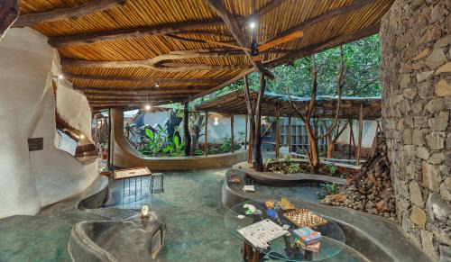 SaffronStays Maativan