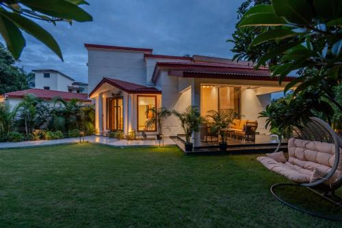 SaffronStays Nirvana Groove