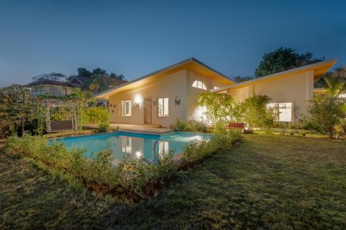 SaffronStays Roselle, Malavli - pet-friendly pool villa with modern interiors