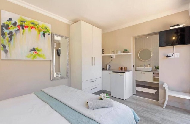Sage Self-catering Room - 2 On Lismore Guesthouse