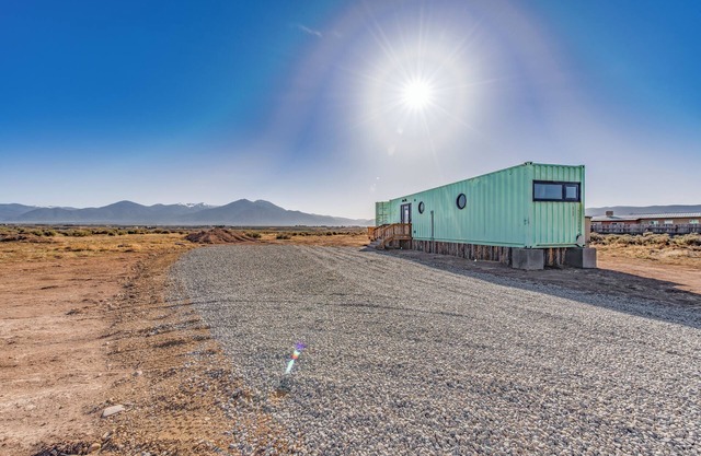 Sagebrush Boma:Shipping Container Home w/ Mtn View