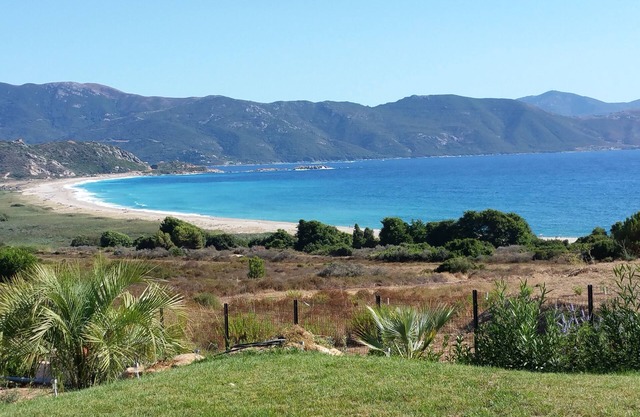SAGONE, Planta baja, reciente estudio de 55 m2 - piscina climatizada, playas 350 m
