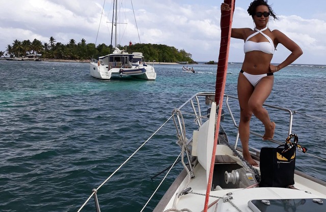 CRUCEROS DE VELA POR GRAND BOURG MARIE GALANTE GUADALUPE ISLA