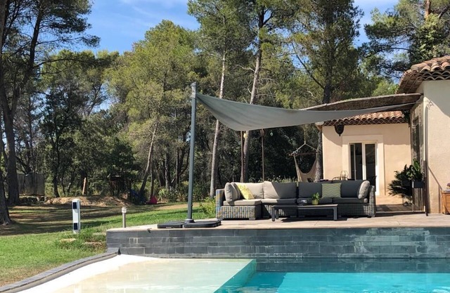 Saint Cannat gran villa de lujo con piscina en plena naturaleza