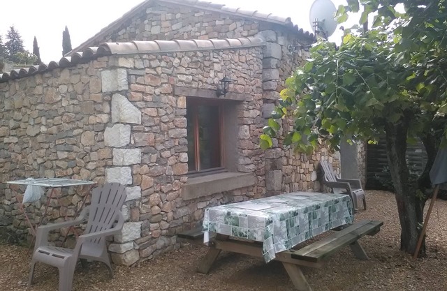 Saint Sauveur Gouvernet: Cabaña de piedra con piscina en la Drôme provenzal