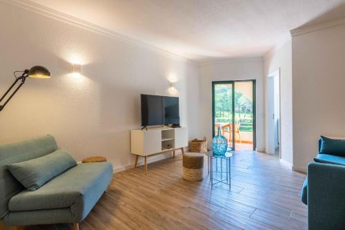 Salgados 1 Bedroom Apartment - 500m from the Beach