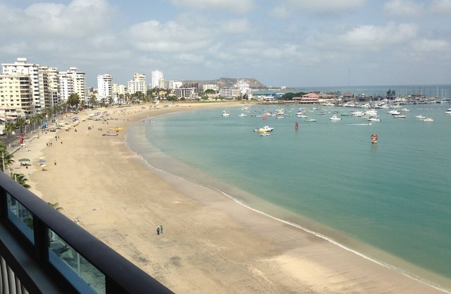 Salinas, Ecuador Frente al Mar Área del Malecón 7 ° Piso Hermoso 3 Br / 2. Condominio 5 Ba