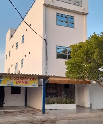 SALINAS PLAZA HOTEL
