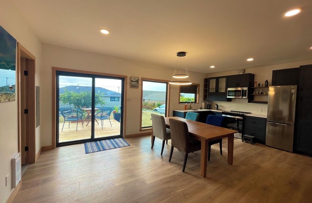 Salish Haven - New Carriage House