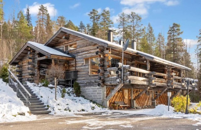 Sallanhelmi b1 by Interhome