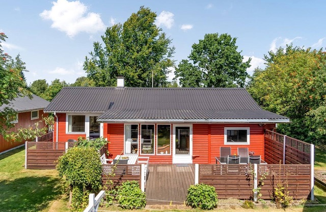 "Sallie" - 500m to the fjord by Interhome