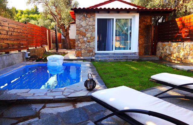 Salonikiou Beach Luxury Residences