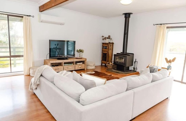 Salt bush cottage Peterborough