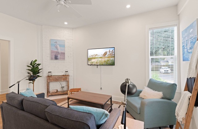 Salt on Wolfe | 2 Bed, 1 Bath