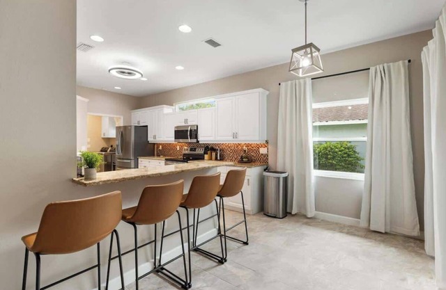 Salt pool, long stays welcome, 4BR home