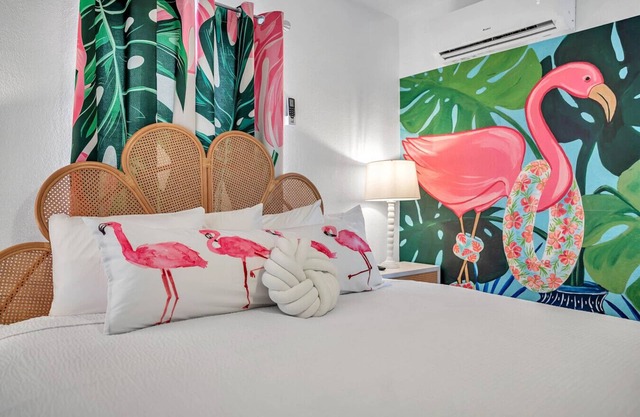 Salt Water Suites - #12 Flamingo