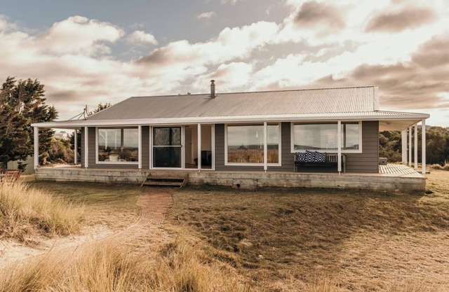 Saltair Freycinet - The beach is on your doorstep!