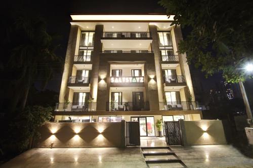 Saltstayz Amara - Near MG Road and Sector 29