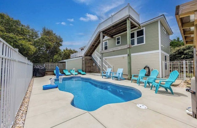 Saltwater Pool, Dog Friendly, Fire Pit!