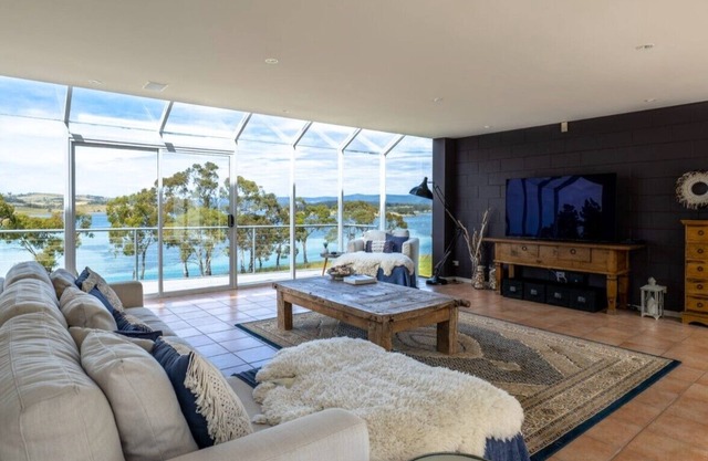 Saltworks 68 - Freycinet Holiday Houses
