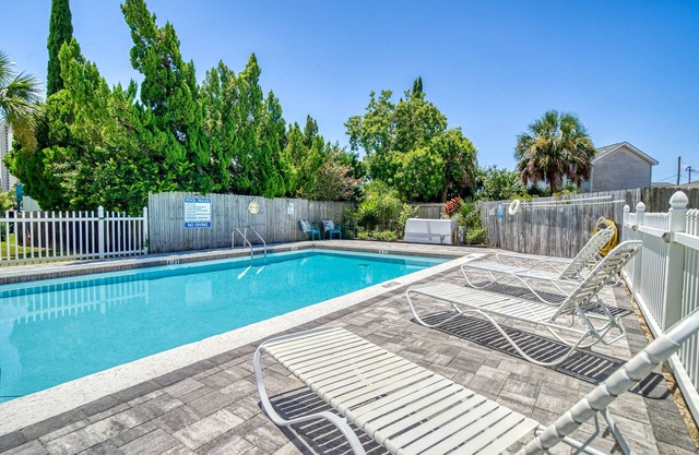 {Salty Loft} Snowbird Friendly! Monthly Rates Available!