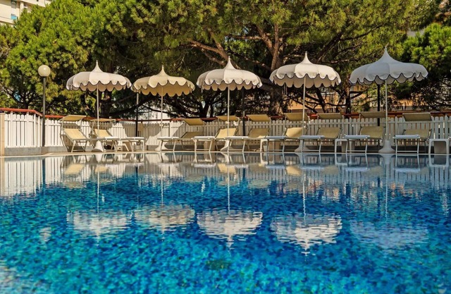 SALUS Smart & Chic Hotel