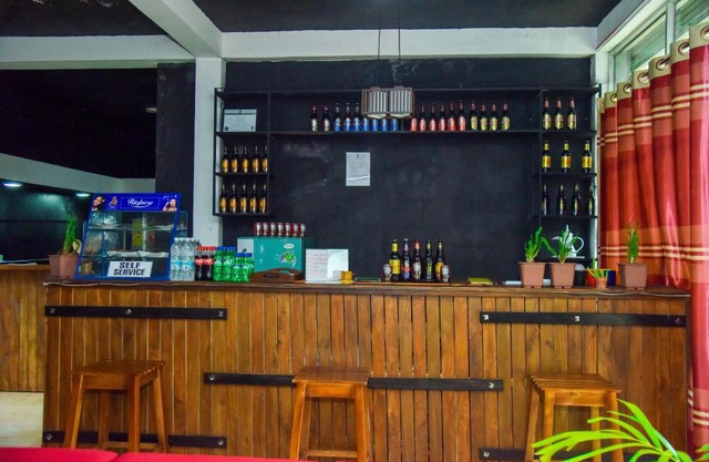 Samanala Hotel, Restaurants and Spa