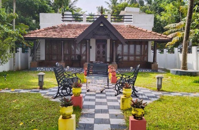Sambranikodi Resort and Home Stay