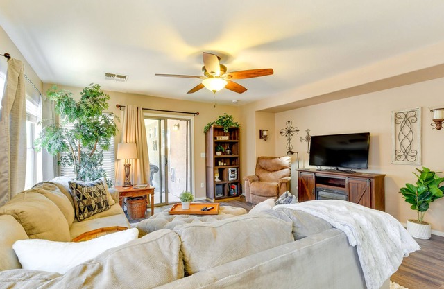 San Tan Valley Home: Extended Stays Welcome!