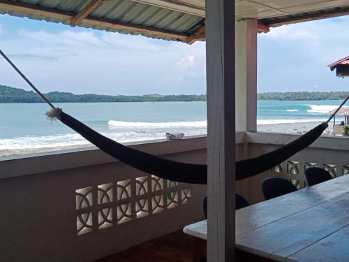 Sanali surf stay