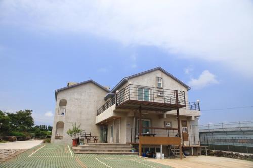 Sanbangsan Hot Spring Pension