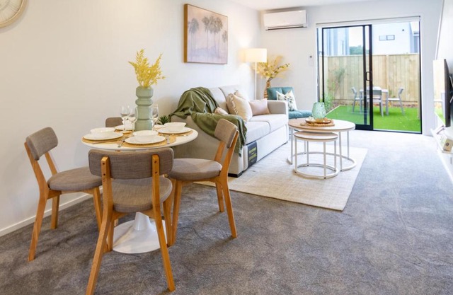 Sanctuary close to the beach with Sofa Bed