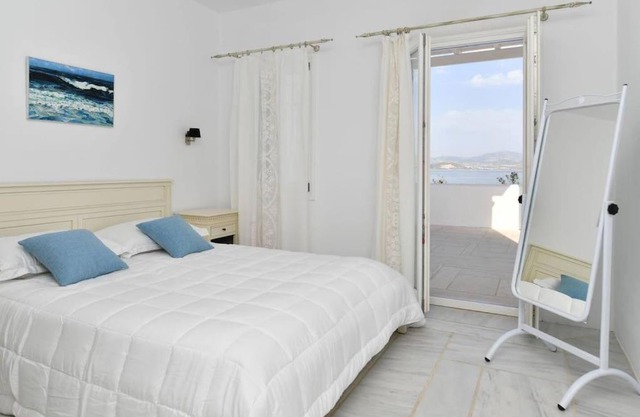 Sand and sea villa ZEOS