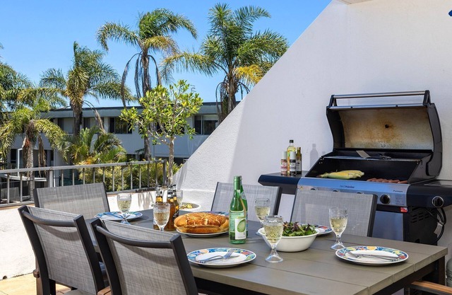 Sand and Sea – Stay 3, Pay 2!