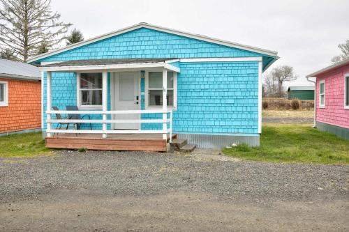 Sand and Surf Cottage 2-Bed by the Sea w fireplace