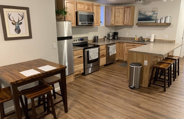 Sand Lake Suite in Quiet Neighborhood