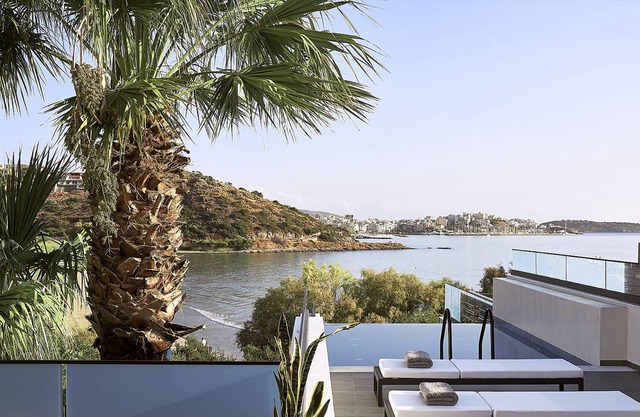 Sand Villa - 5 bedroom beachfront Villa with a heated pool