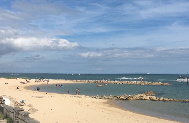Sandbanks Holiday Home Poole 5 minutes walk to the Beach Sleeps 8/9