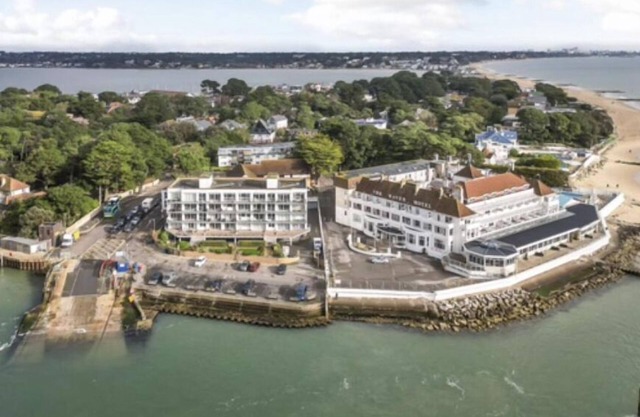 Sandbanks waterfront flat with panoramic views over Poole Harbour