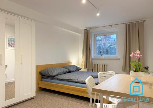 Sandcastle Room - 2 km to Baltic Sea & 15 Minutes to Gdańsk Old Town