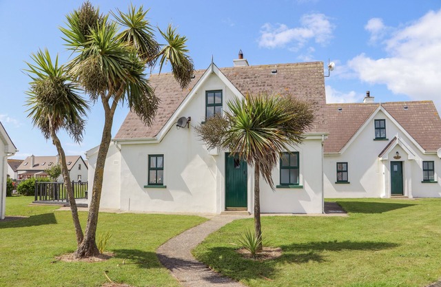 SANDEEL BAY, family friendly in Fethard-On-Sea, County Wexford