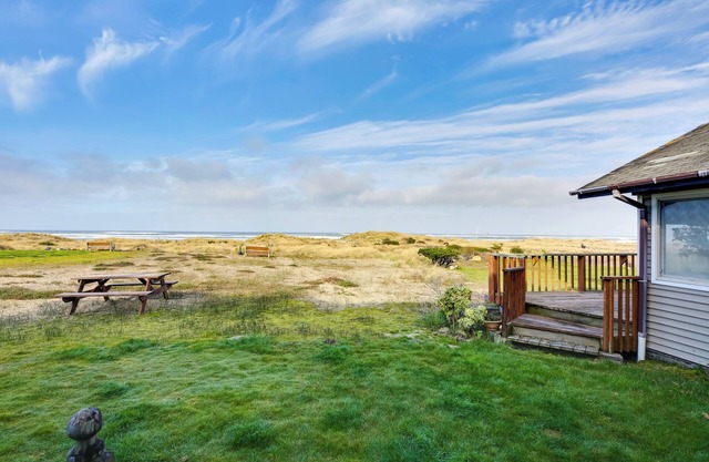 Sanderling Sea Cottages, Unit 1 With Deck!